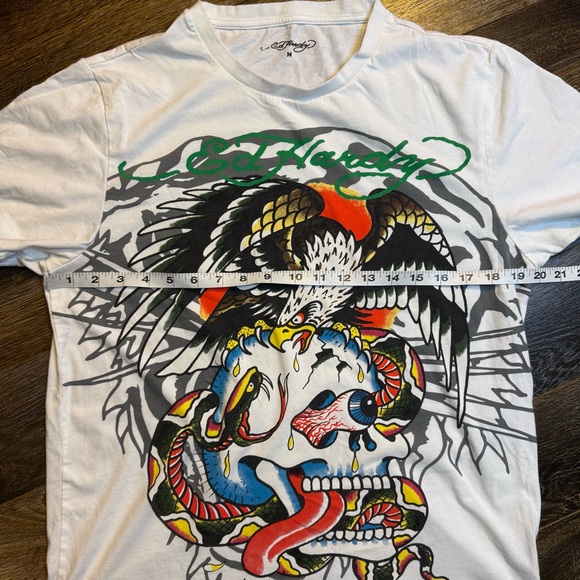Ed Hardy white graphic tee with skull and eagle design - Picture 5 of 6